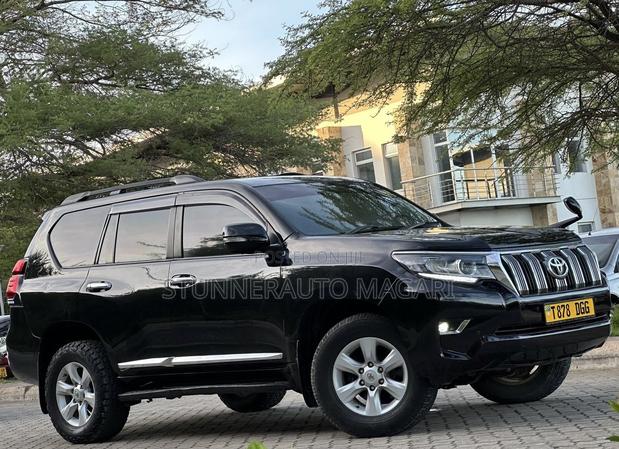 Toyota Land Cruiser Prado 2011 Black