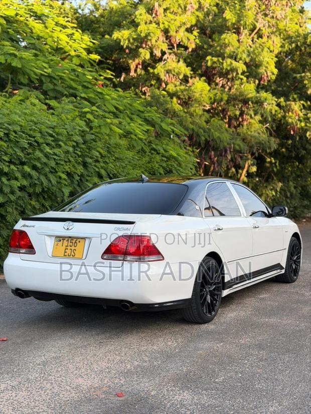 Toyota Crown 2005 Pearl