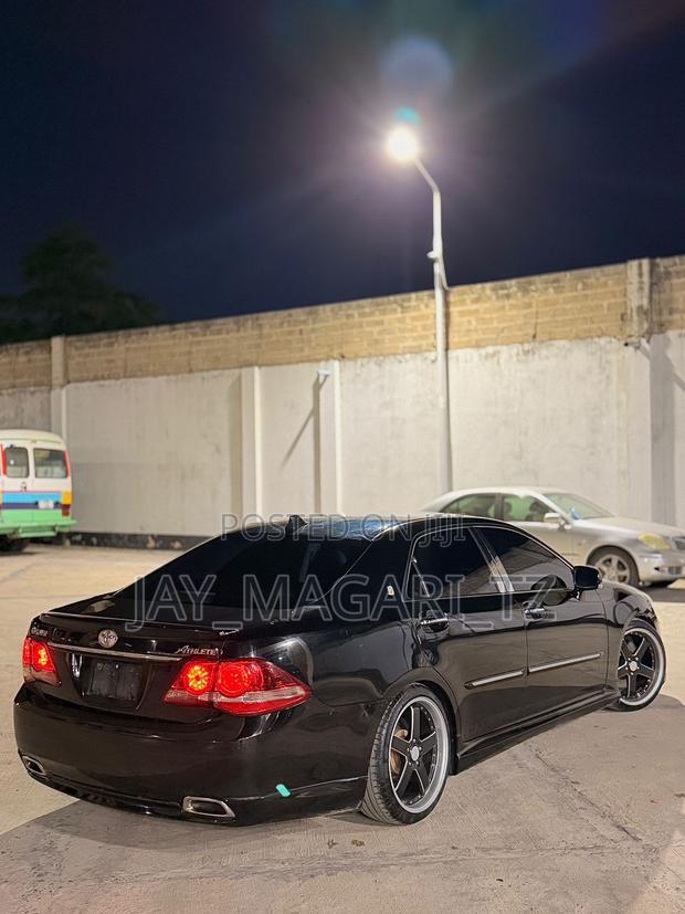 Toyota Crown 2009 Black