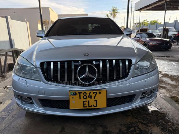 Mercedes-Benz C200 2010 Silver