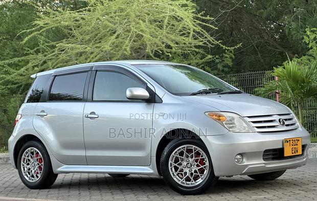 Toyota IST 2006 Gray