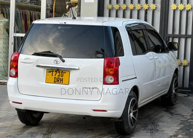 Toyota Raum 2007 White