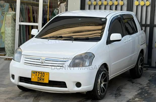 Toyota Raum 2007 White