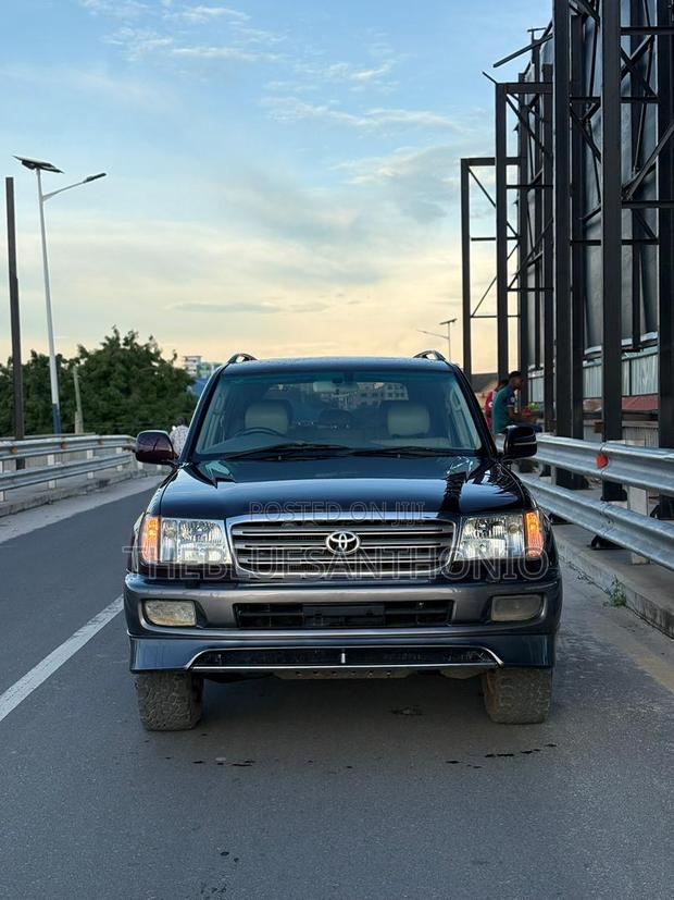 Toyota Land Cruiser 2006 Maroon