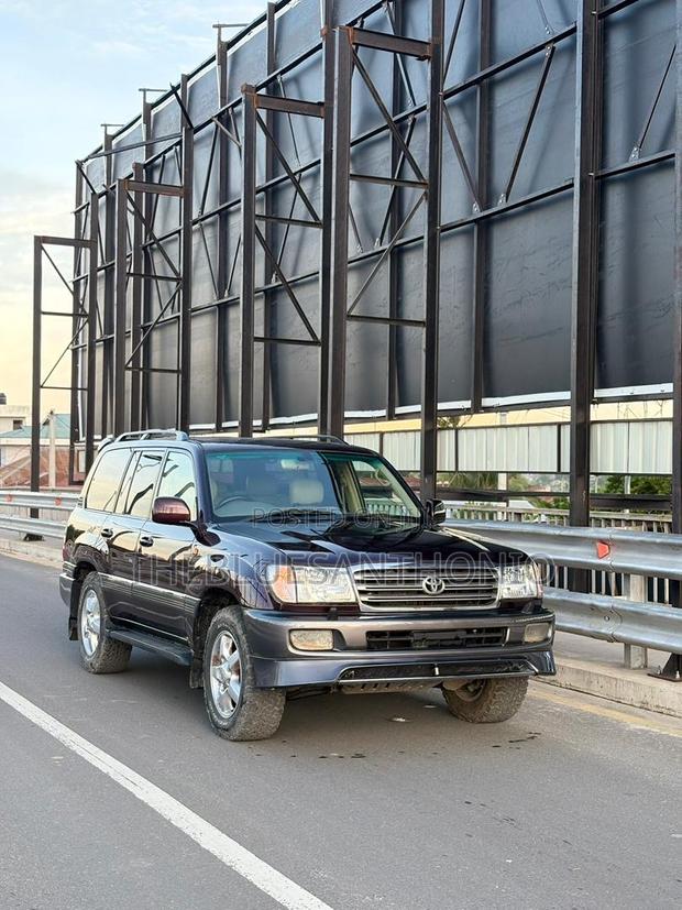 Toyota Land Cruiser 2006 Maroon