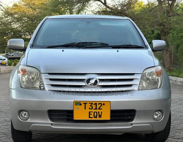 Toyota IST 2006 Silver