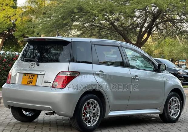 Toyota IST 2006 Silver