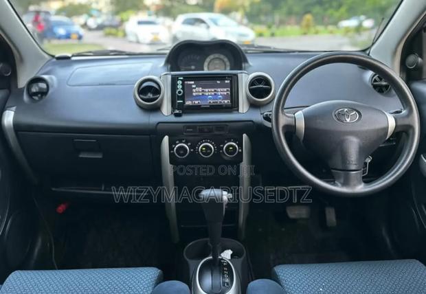 Toyota IST 2006 Silver
