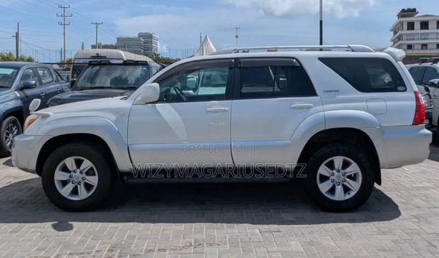 Toyota Hilux Surf 2006 Ivory