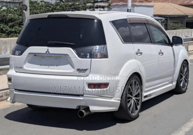 Mitsubishi Outlander 2010 White