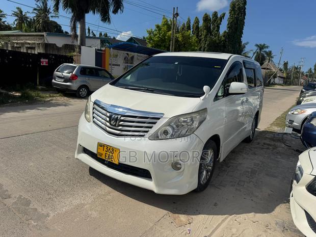 Toyota Alphard 2.4 Petrol FWD 2010 White