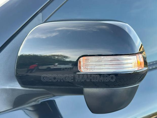 Toyota Vanguard 2010 Black