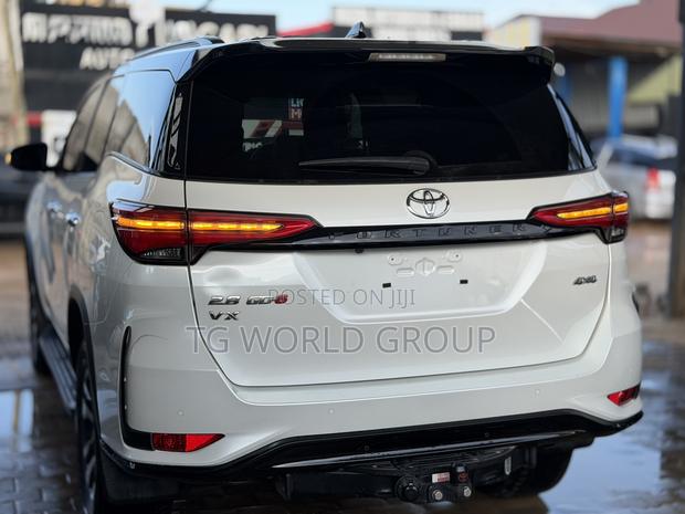 Toyota Fortuner 2.8 D AWD 2024 White
