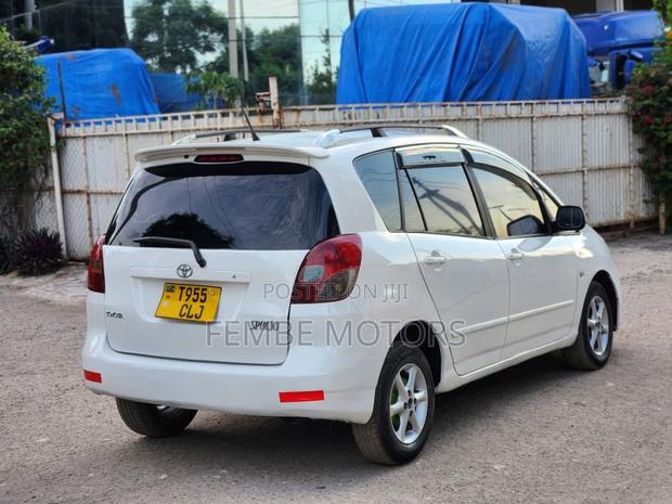 Toyota Corolla Spacio 2005 White