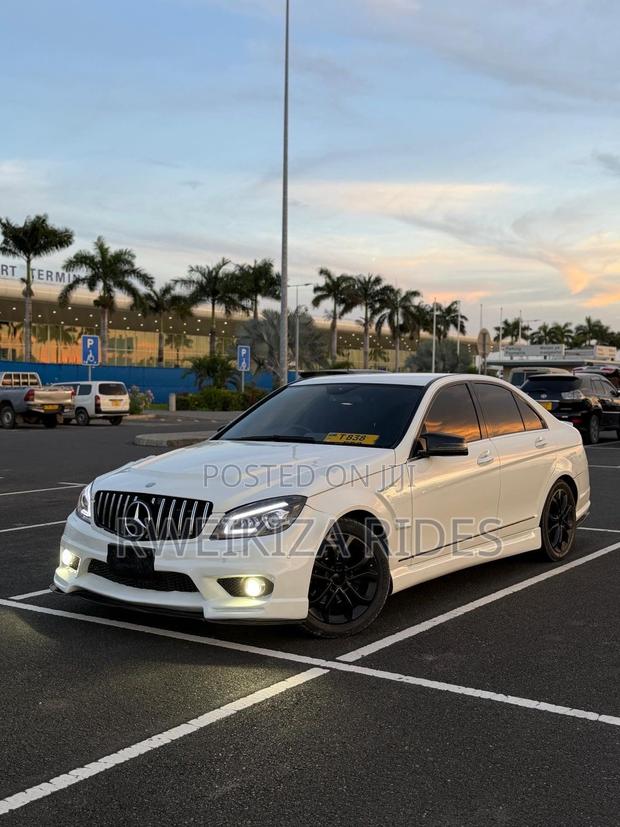 Mercedes-Benz C200 2008 White