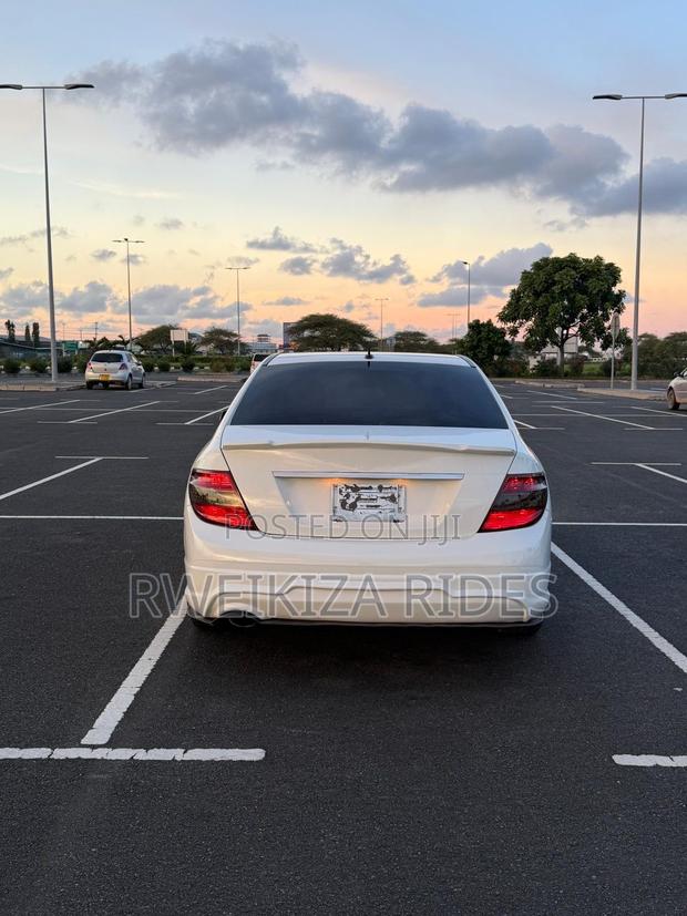 Mercedes-Benz C200 2008 White