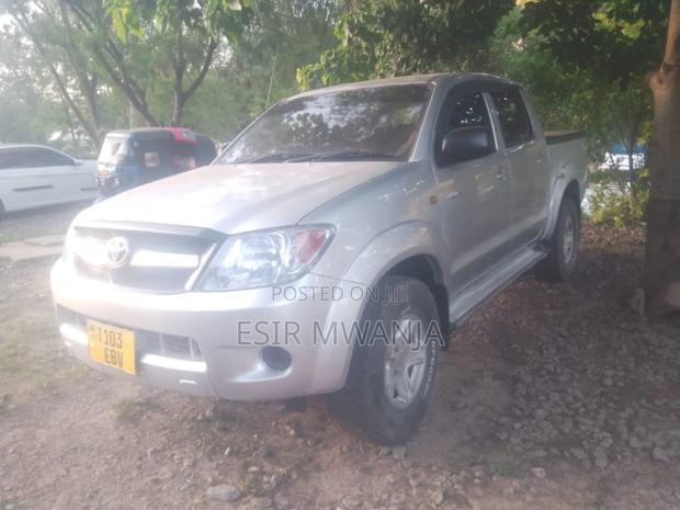Toyota Hilux 2006 Silver