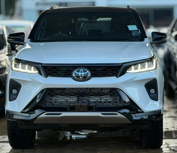 Toyota Fortuner 2024 White