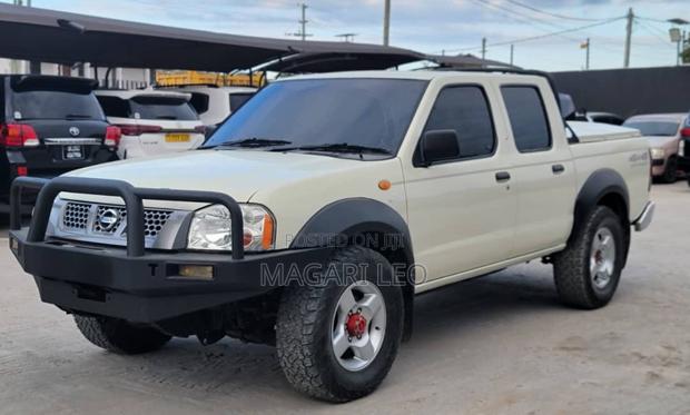 Nissan Hardbody 2007 Off white