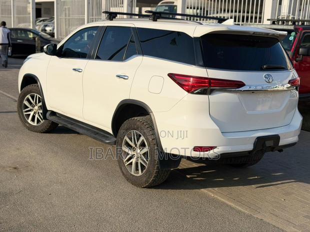 Toyota Fortuner 2.8 D AWD 2019 White