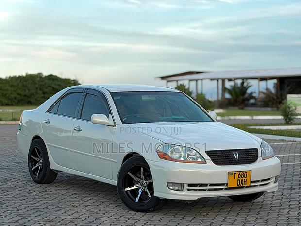 Toyota Mark II 2004 White