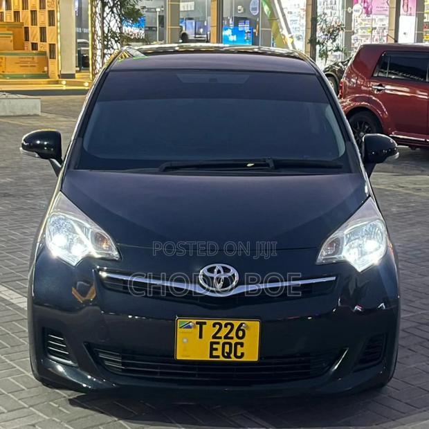 Toyota Ractis 2012 Black