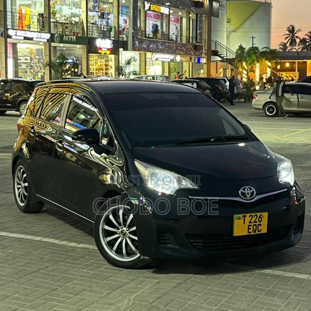 Toyota Ractis 2012 Black