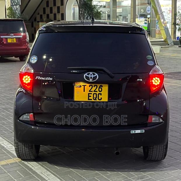 Toyota Ractis 2012 Black