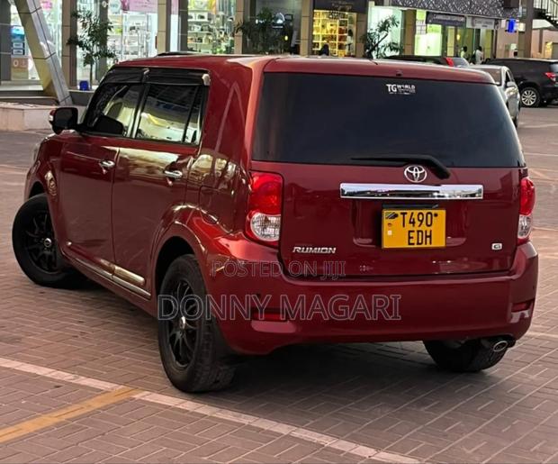Toyota Corolla Rumion 2008 Maroon