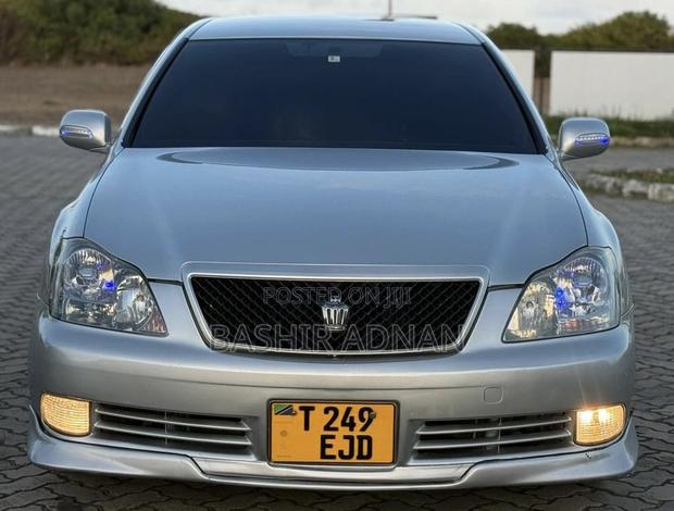 Toyota Crown 2005 Silver