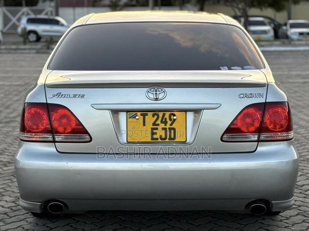 Toyota Crown 2005 Silver