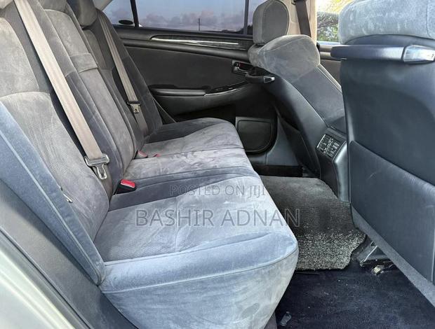 Toyota Crown 2005 Silver