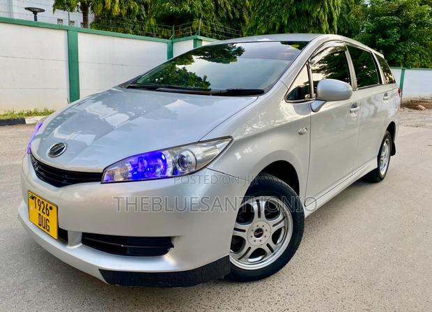 Toyota Wish 2010 Silver