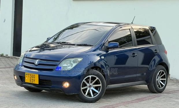 Toyota IST 2006 Blue