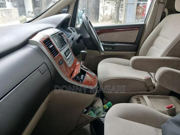 Toyota Alphard 2005 Silver