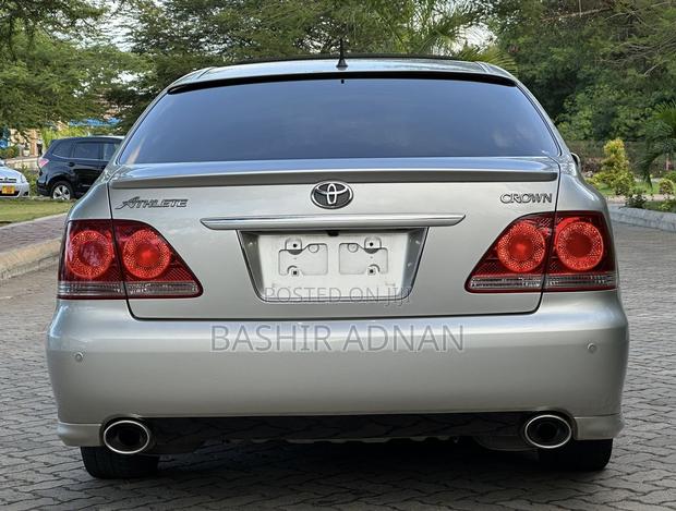 Toyota Crown 2005 Silver