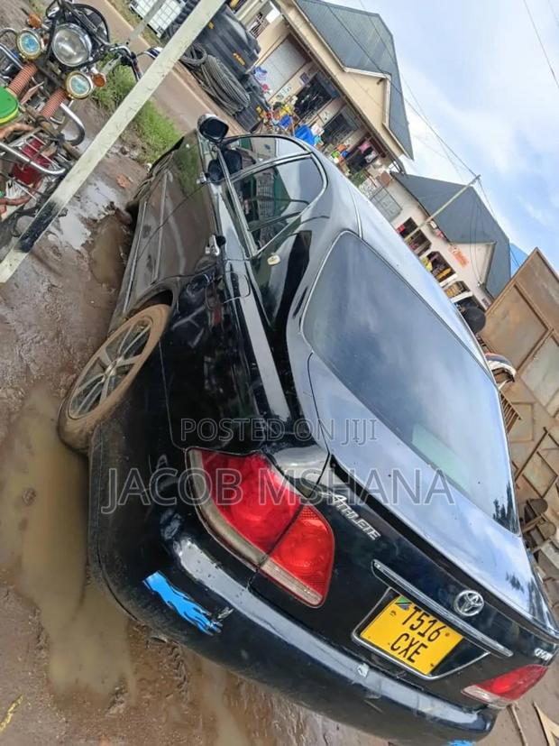Toyota Crown 2007 Black
