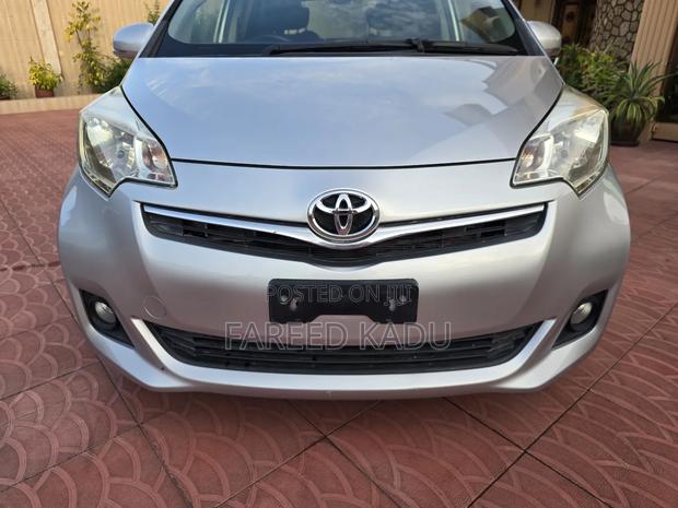 Toyota Ractis 2013 Silver