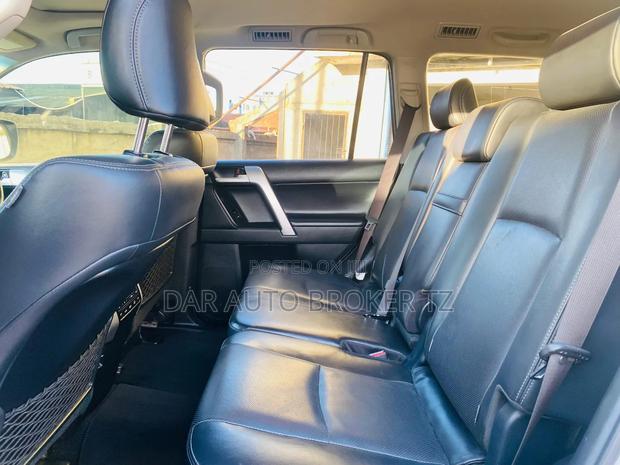 Toyota Land Cruiser Prado 2022 White