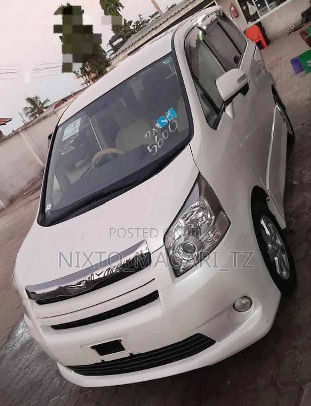 Toyota Noah 2008 White