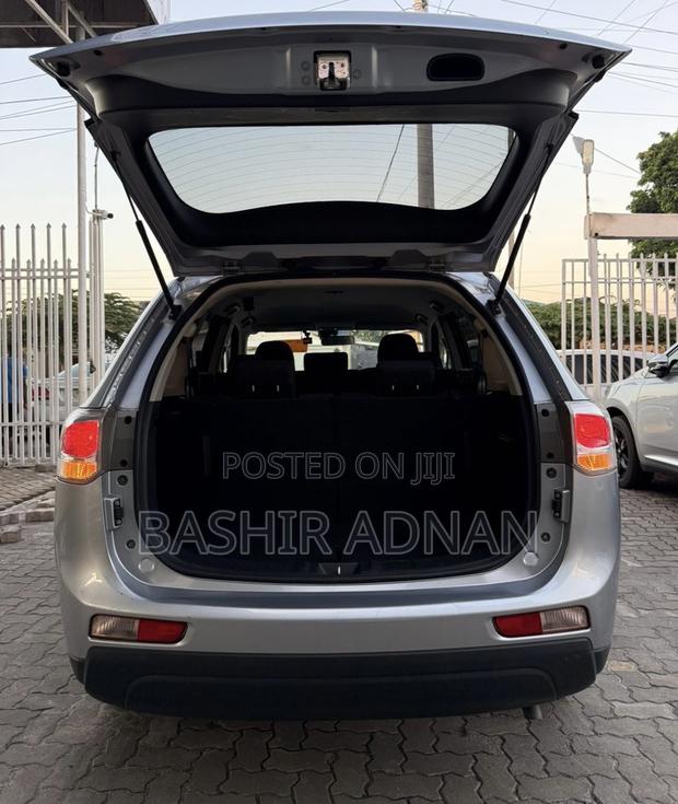 Mitsubishi Outlander 2012 Silver