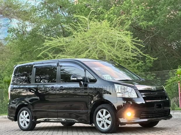 Toyota Noah 2007 Black