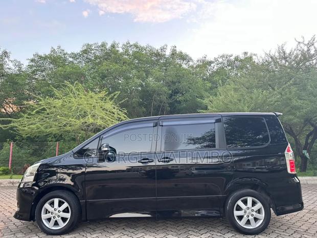 Toyota Noah 2007 Black