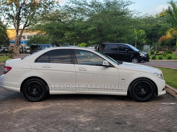 Mercedes-Benz C200 2009 White