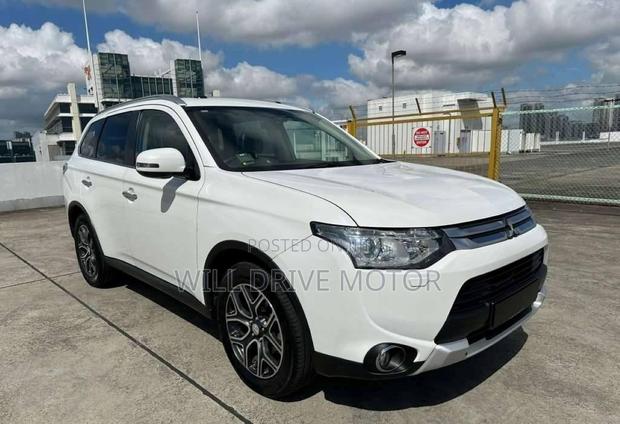 Mitsubishi Outlander 2015 White