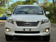 Toyota Vanguard 2011 White for sale