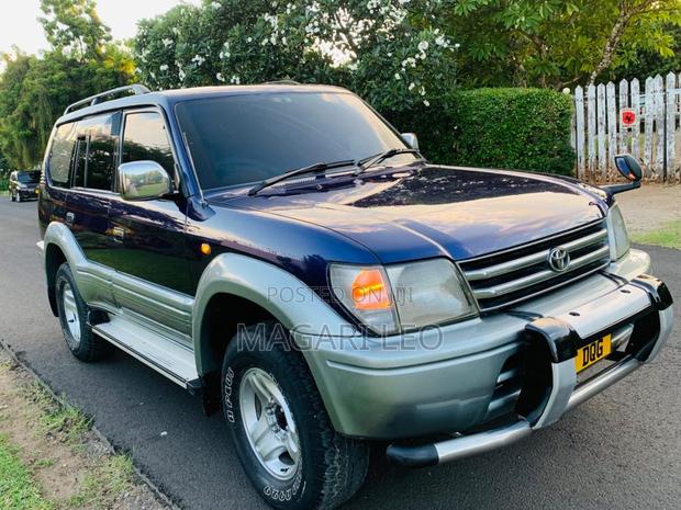 Toyota Land Cruiser Prado 2005 Blue