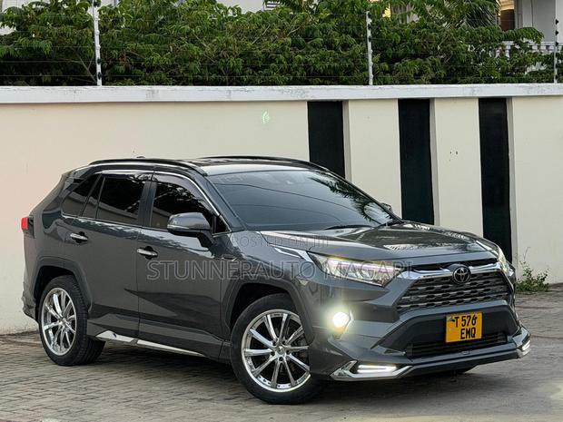Toyota RAV4 2019 Gray