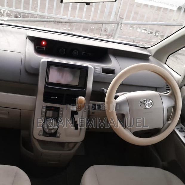Toyota Noah 2008 White