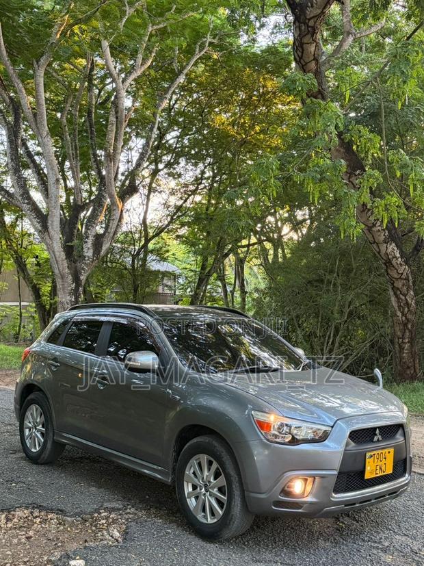 Mitsubishi RVR 2.0 2011 Gray